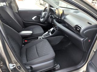 Toyota Yaris 2025 1.5 HYBRID LIVE 116HP-thumb-25