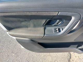 Skoda Fabia 2010-thumb-10