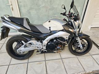 Suzuki GSR 600 2006-thumb-16