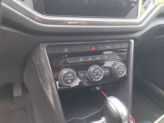 Volkswagen T-Roc 2021-thumb-11