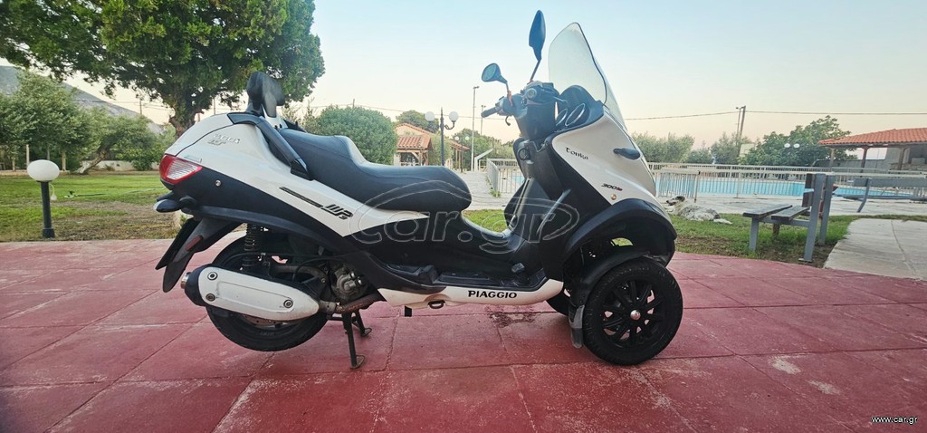 Piaggio MP3 300 LT 2011