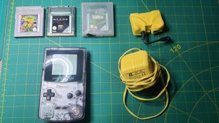 Gameboy Color + 3 games + μπαταρία φορτιστής (ΘΕΣΣΑΛΟΝΙΚΗ)