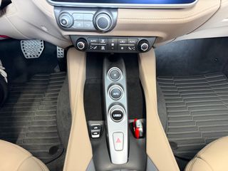 Ferrari Portofino 2019 3.9 TWIN TURBO- ΑΒΑΦΟ- ΕΝΑΣ ΙΔΙΟΚΤΗΤΗΣ-thumb-46