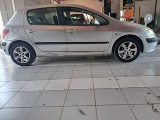 Peugeot 307 2004-thumb-3