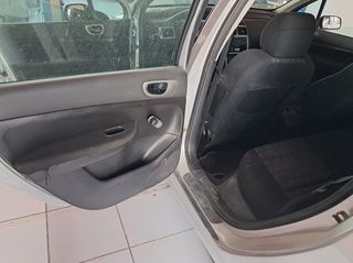 Peugeot 307 2004-thumb-7