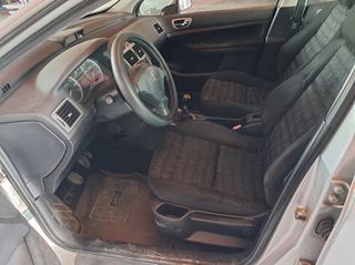 Peugeot 307 2004-thumb-10