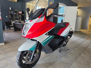 Gilera GP 800 2010-thumb-1