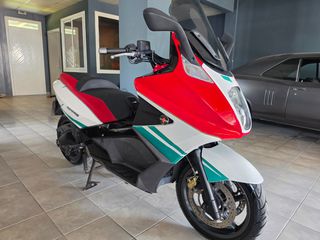 Gilera GP 800 2010-thumb-3