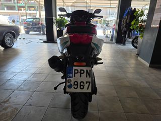 Gilera GP 800 2010-thumb-6