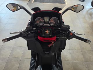 Gilera GP 800 2010-thumb-8