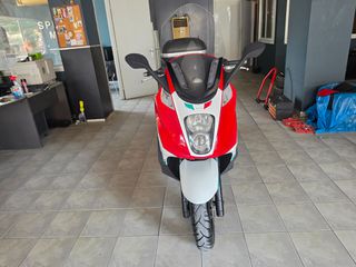 Gilera GP 800 2010-thumb-21