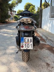 Piaggio Beverly 300i Tourer 2009-thumb-8