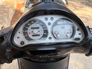 Piaggio Beverly 300i Tourer 2009-thumb-13