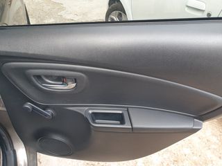 Toyota Yaris 2019 1.5 HYBRID Y20 CLUB-thumb-38