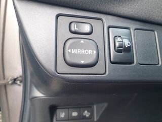 Toyota Yaris 2019 1.5 HYBRID Y20 CLUB-thumb-30