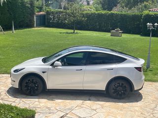 Tesla Model Y 2023 RWD