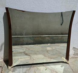 Καθρεπτης μαζί με έπιπλο