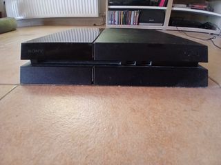 PlayStation 4 κονσόλα μεταχειρισμένη, 1TB, με 4 παιχνίδια