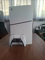 Playstation 5 slim with Disc | + games | + controller