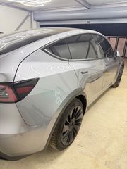 Tesla Model Y 2023 LONG RANGE DUAL MOTOR-thumb-2