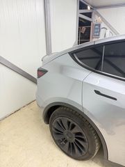 Tesla Model Y 2023 LONG RANGE DUAL MOTOR-thumb-3