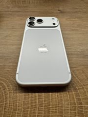 iPhone 17 pro max-thumb-3
