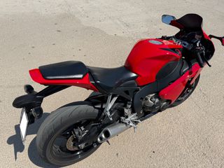 Honda CBR 1000RR 2008-thumb-4