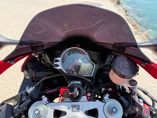 Honda CBR 1000RR 2008-thumb-8