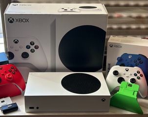MICROSOFT XBOX SERIES S 512 SSD + XBOX SERIES S CONTROLLER + MICROSOFT BATTERY + RAZER QUICK CHARGING STAND GREEN