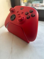 XBOX SERIES CONTROLLER PULSE RED + RAZER QUICK CHARGING STAND PULSE RED-thumb-2