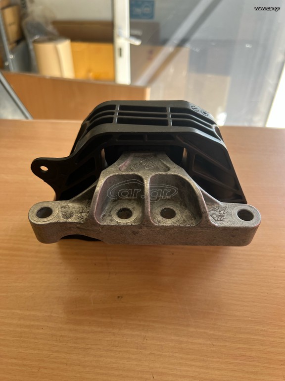 Peugeot/Citroen/DS/Opel Δεξιά Βάση Κινητήρα 9824342780