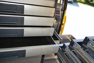ΡΑΦΙΑ - ΕΡΓΑΛΕΙΟΘΗΚΕΣ BOTT- Πλήρες Σετ 3 τμχ + INVERTER !!! Απο Vito-thumb-13