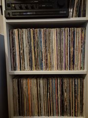Πωλείται συλλογή 292 δίσκων βινυλίου – Rock / Classic Rock / Blues / Ελληνικά