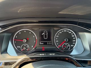 Volkswagen Polo 2019 R LINE-thumb-12