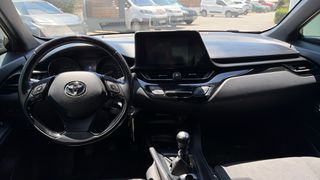 Toyota C-HR 2016 1.2 Turbo-thumb-8
