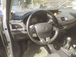 Renault Megane 2015-thumb-6
