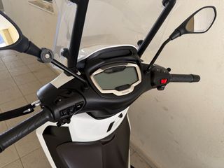 Piaggio Beverly 400 2024-thumb-4