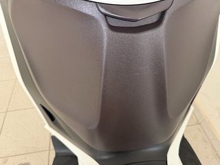 Piaggio Beverly 400 2024-thumb-7