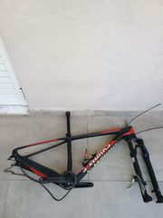 πωλείται σκελετός specialized με ανάρτηση και φρενα