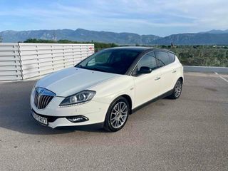 Lancia Delta 2009 platino selectronic