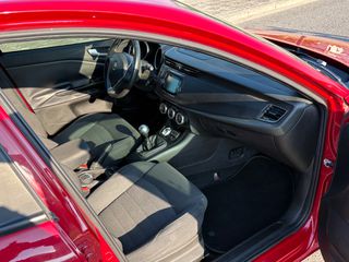 Alfa Romeo Giulietta 2017 1.6 JTDM-2 120HP-thumb-17