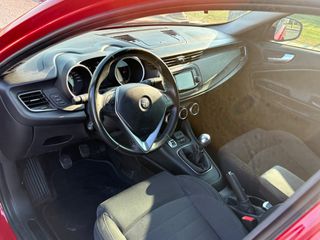 Alfa Romeo Giulietta 2017 1.6 JTDM-2 120HP-thumb-16