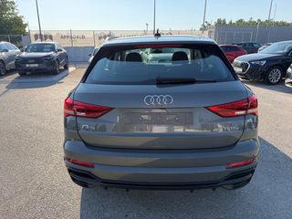 Audi Q3 2022 S-LINE 45 TFSI e-thumb-6