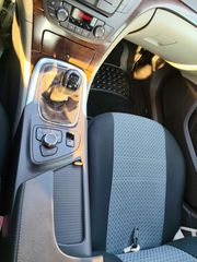 Opel Insignia 2009-thumb-16