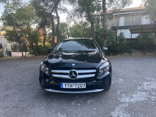 Mercedes-Benz GLA 200 2016