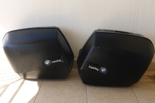 Πωλούνται πλαϊνές βαλίτσες BMW (original), με τις κλειδαριές τους, σε άριστη κατάσταση!