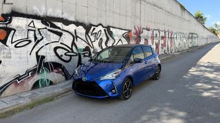 Toyota Yaris 2017 • BI-TONE - HYBRID - FACELIFT •-thumb-3