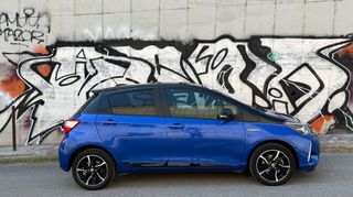 Toyota Yaris 2017 • BI-TONE - HYBRID - FACELIFT •-thumb-10