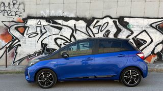 Toyota Yaris 2017 • BI-TONE - HYBRID - FACELIFT •-thumb-5