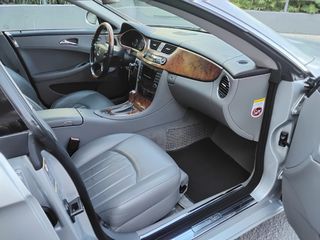 Mercedes-Benz CLK 350 2005-thumb-21